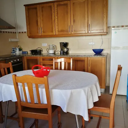 Surf House Helena 발리알