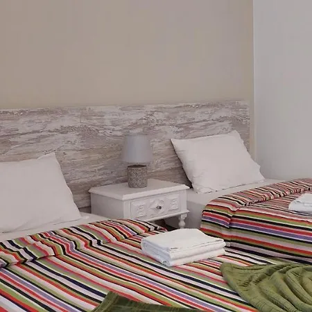 Surf House Helena 4* 발리알