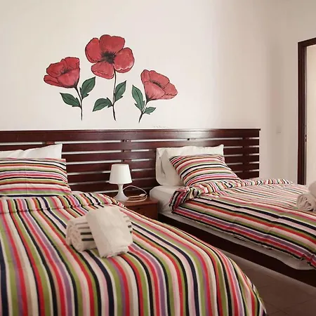 Surf House Helena 4* 발리알